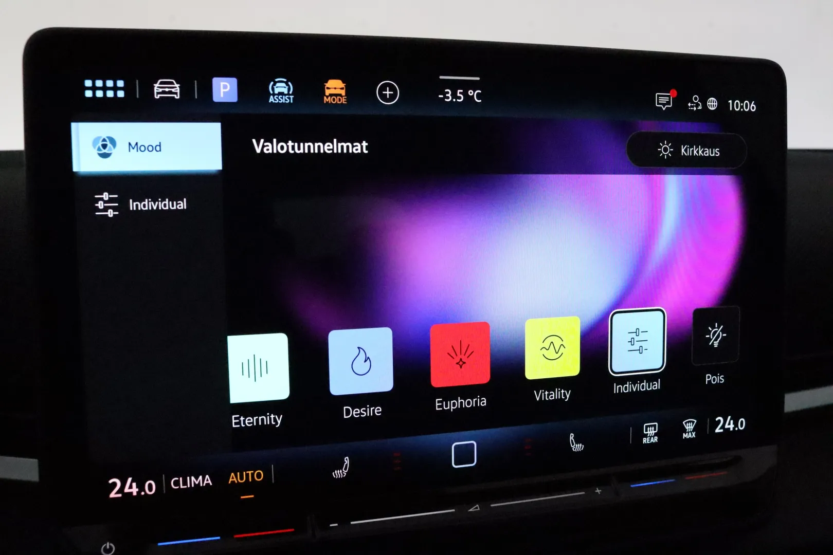 Volkswagen T-Roc NOK-676 carousel image