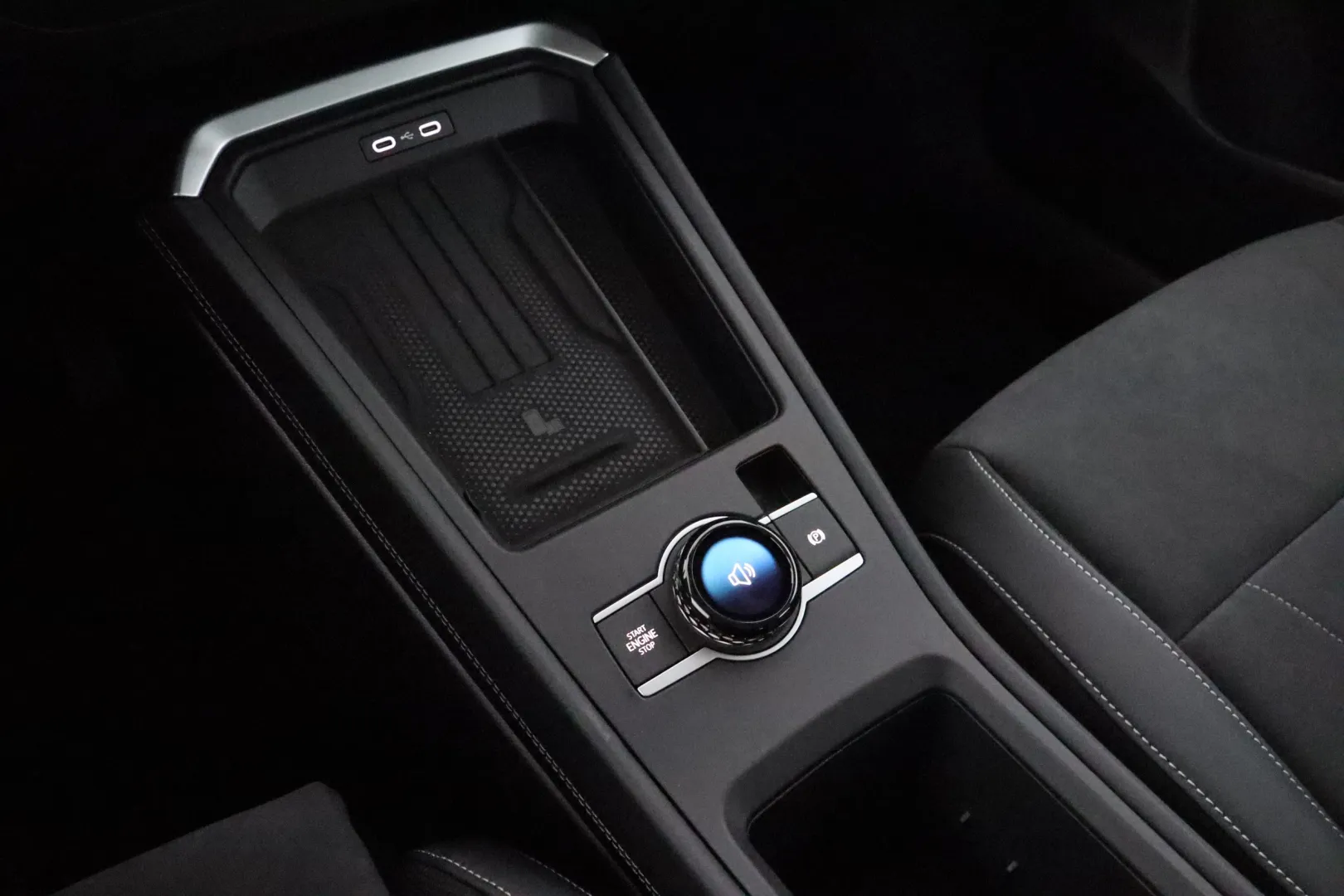 Volkswagen T-Roc NOK-676 carousel image