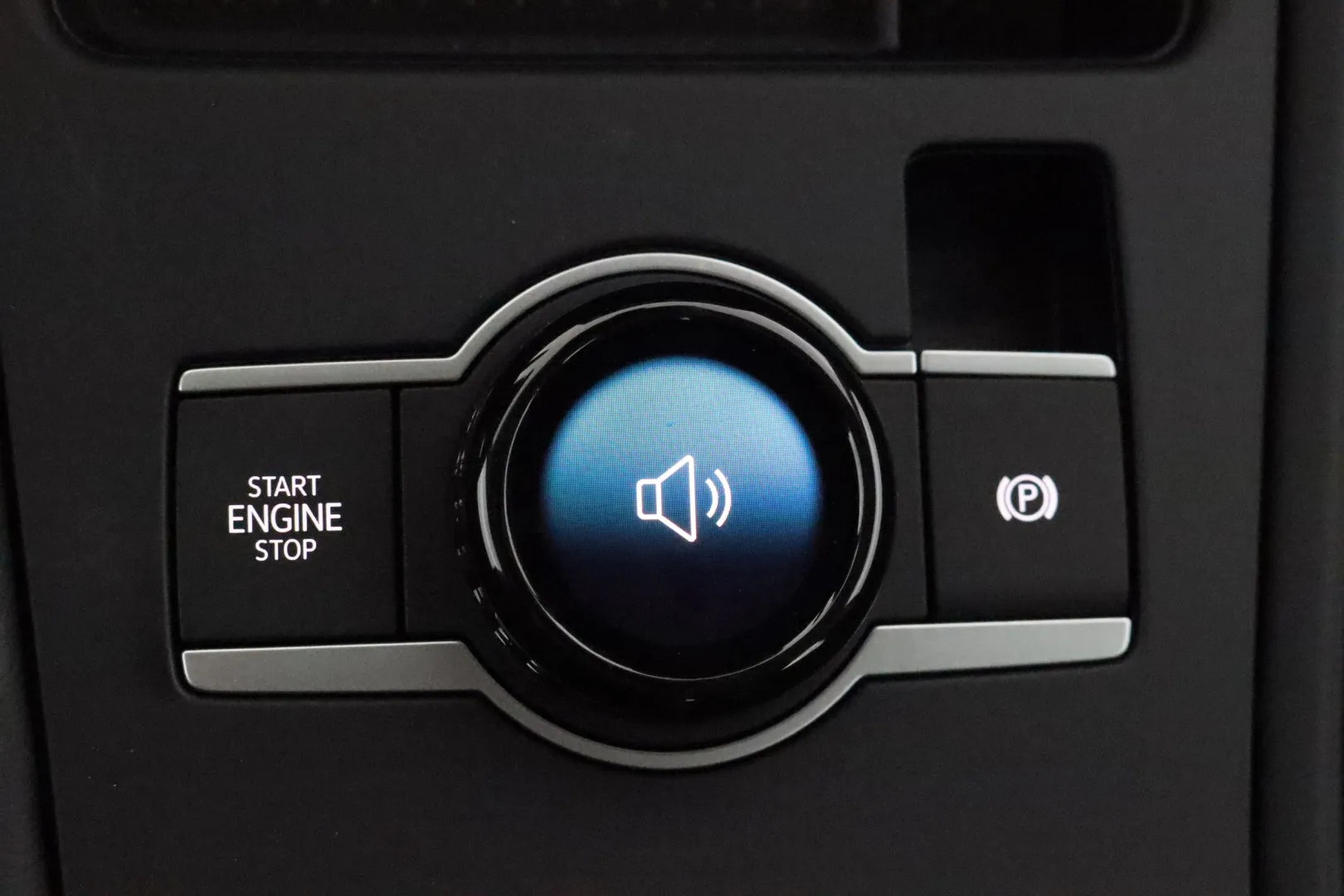 Volkswagen T-Roc NOK-676 carousel image