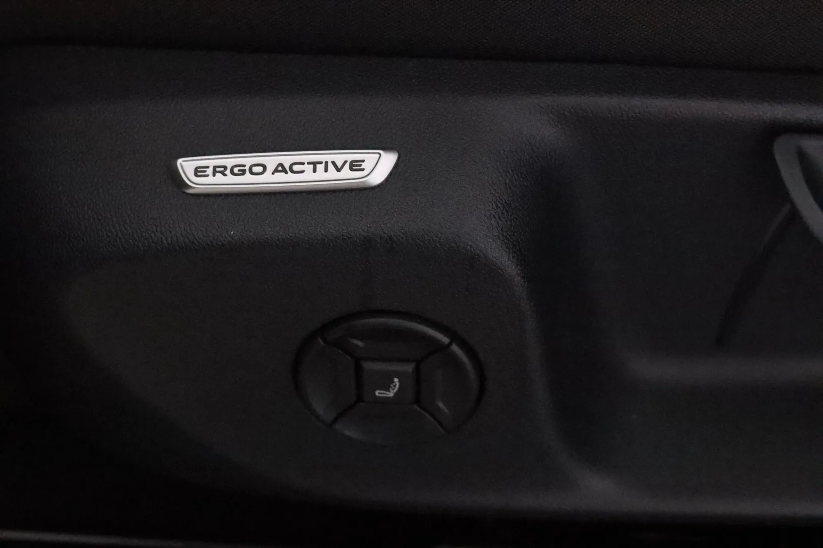 Volkswagen T-Roc NOK-676 carousel image