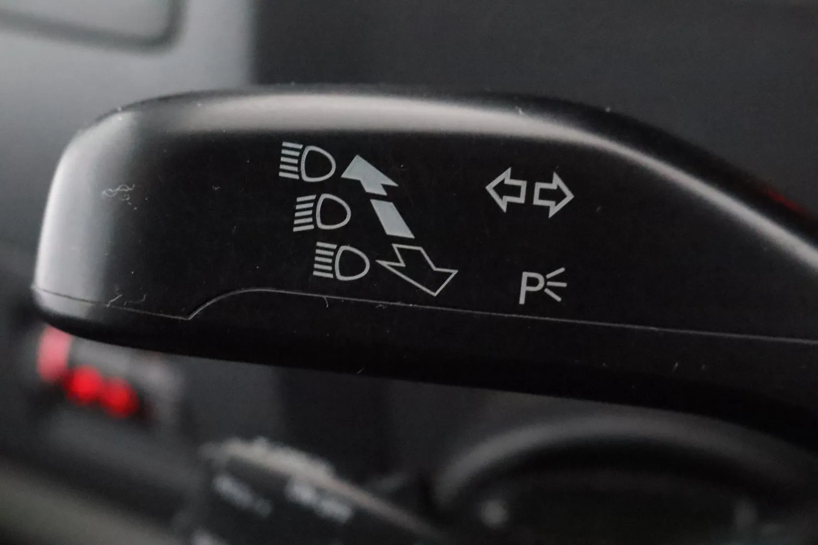 VOLKSWAGEN Transporter FMT-828 carousel image