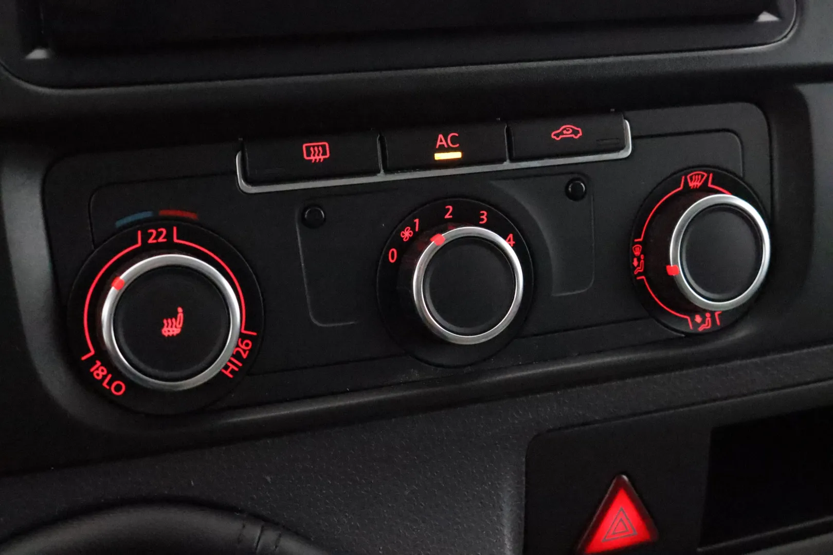 VOLKSWAGEN Transporter FMT-828 carousel image