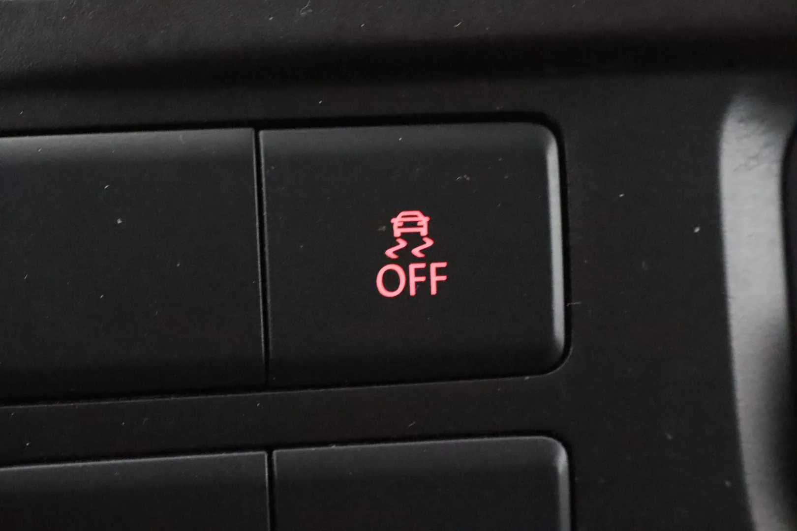 VOLKSWAGEN Transporter FMT-828 carousel image