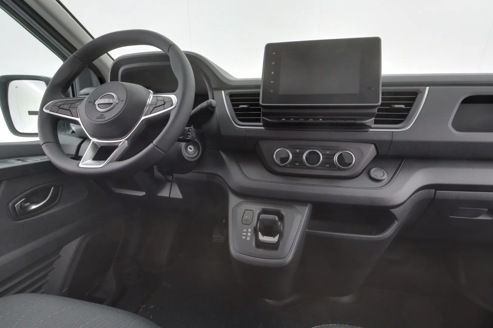 Nissan Primastar SRS-130 carousel image