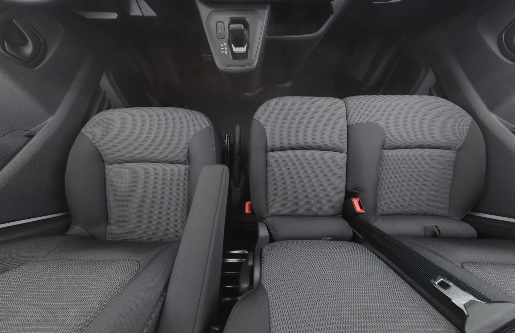 Nissan Primastar SRS-119 carousel image