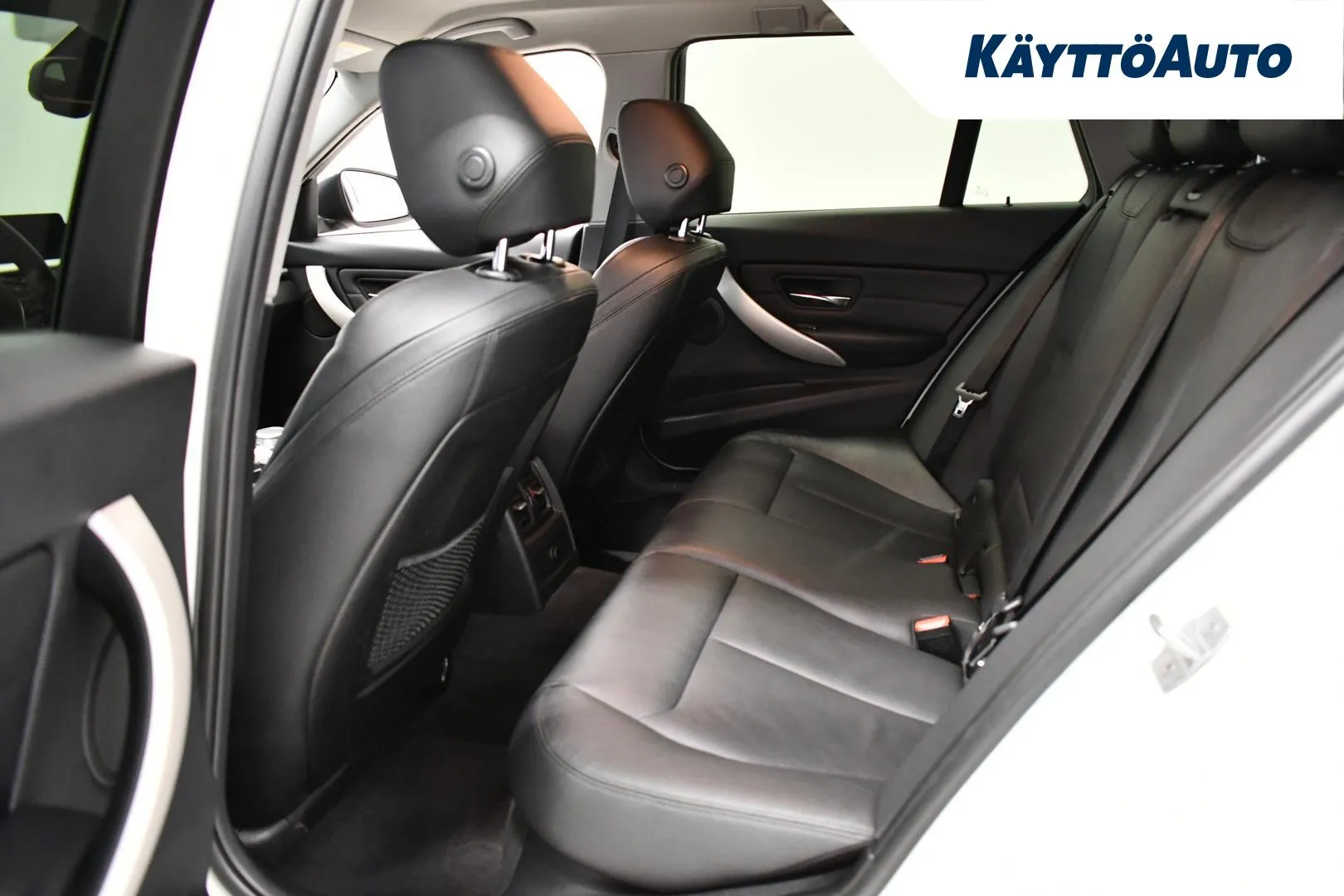 BMW 320 LOK-332 carousel image