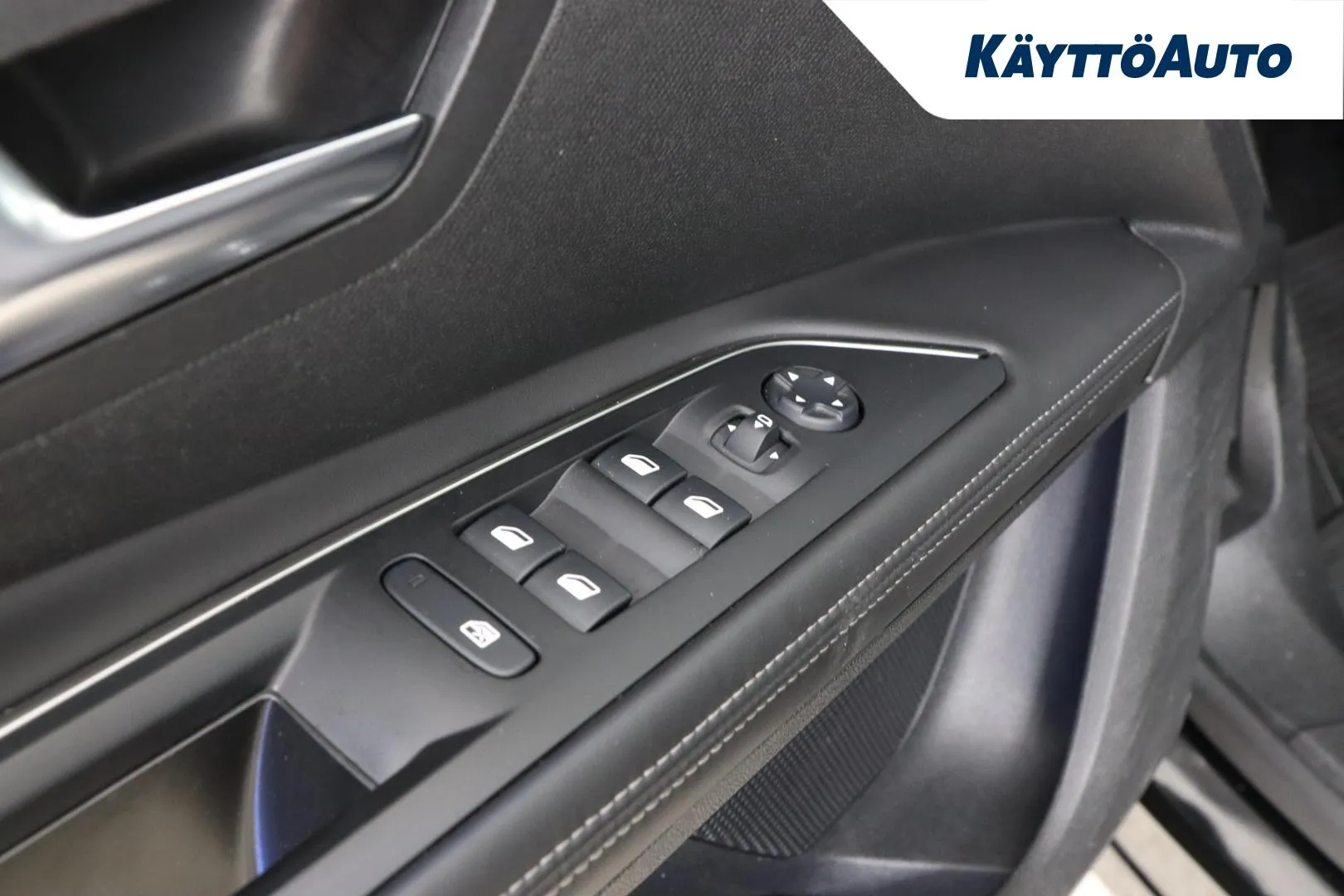 Peugeot 5008 XOZ-821 carousel image