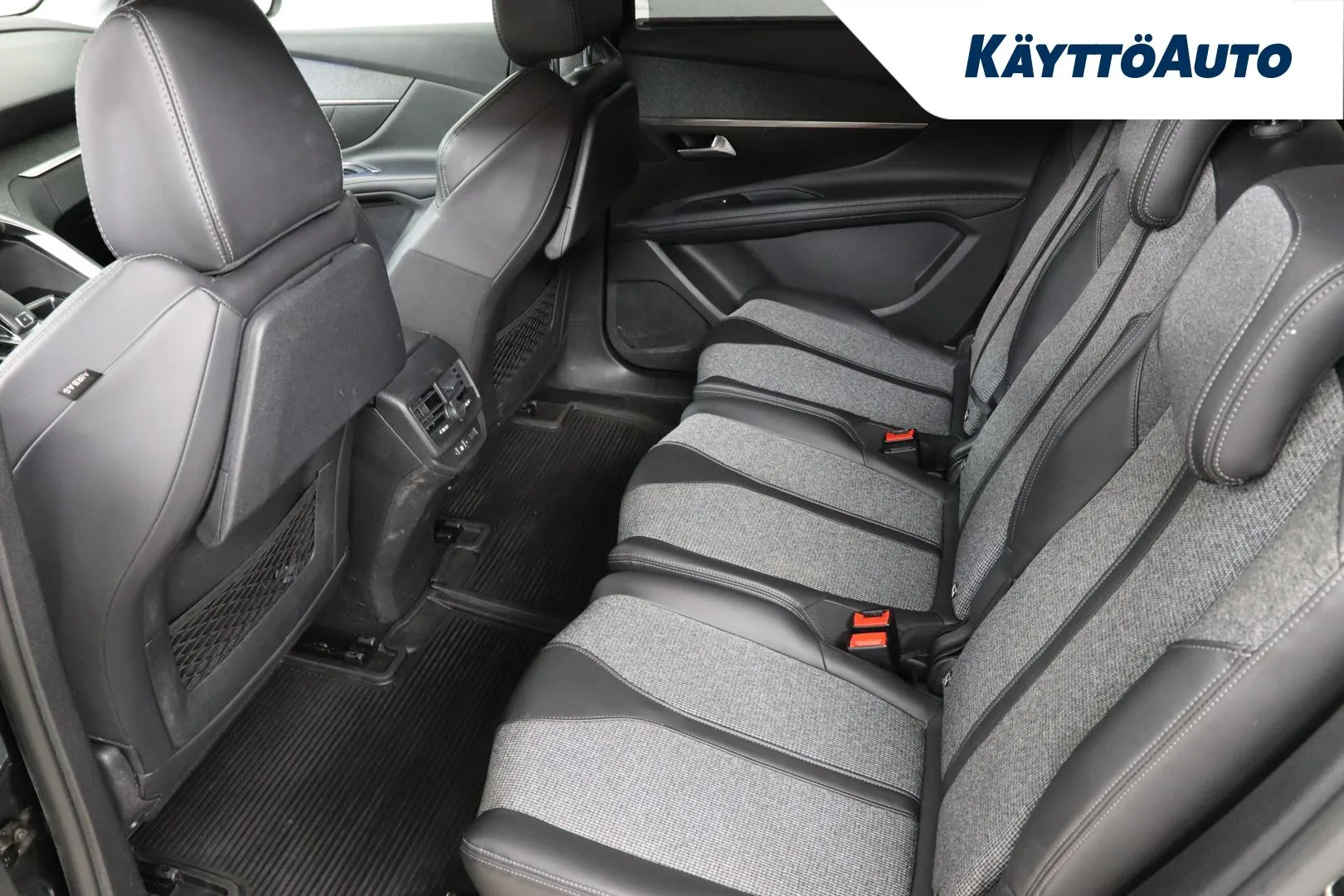 Peugeot 5008 XOZ-821 carousel image