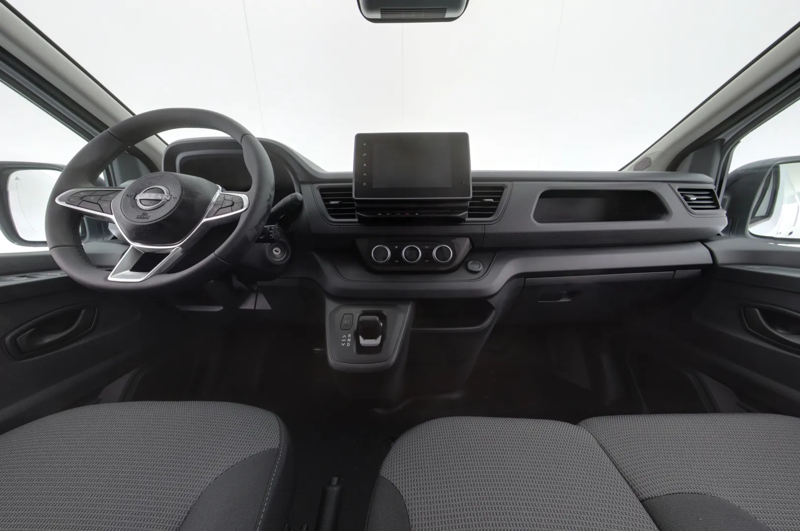 Nissan Primastar SRS-118 carousel image