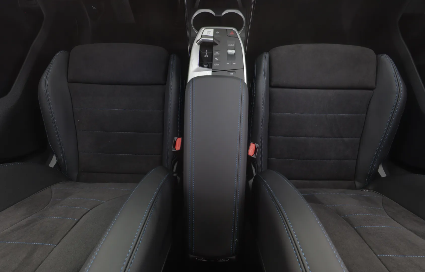 BMW iX1 NOK-769 carousel image