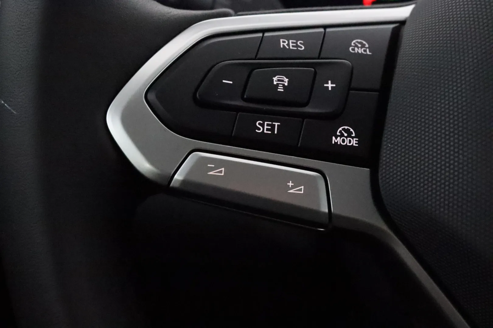 Volkswagen T-Roc NOI-267 carousel image