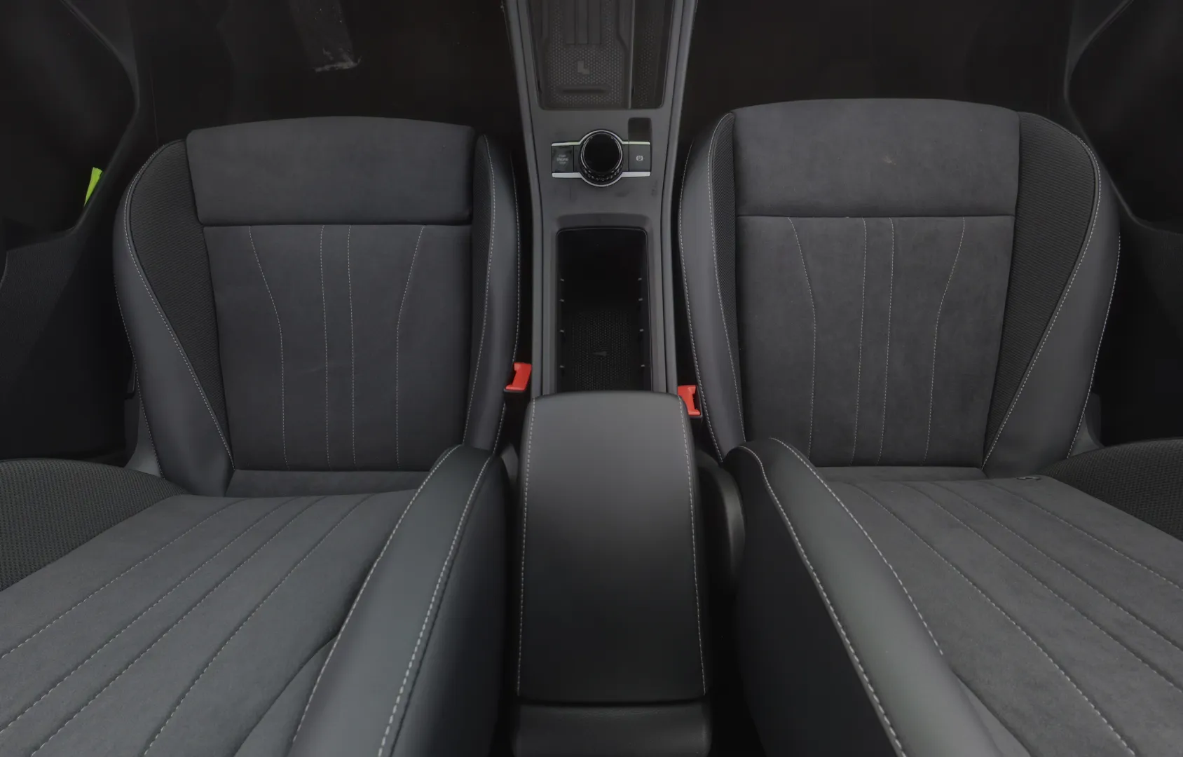 Volkswagen T-Roc NOK-960 carousel image