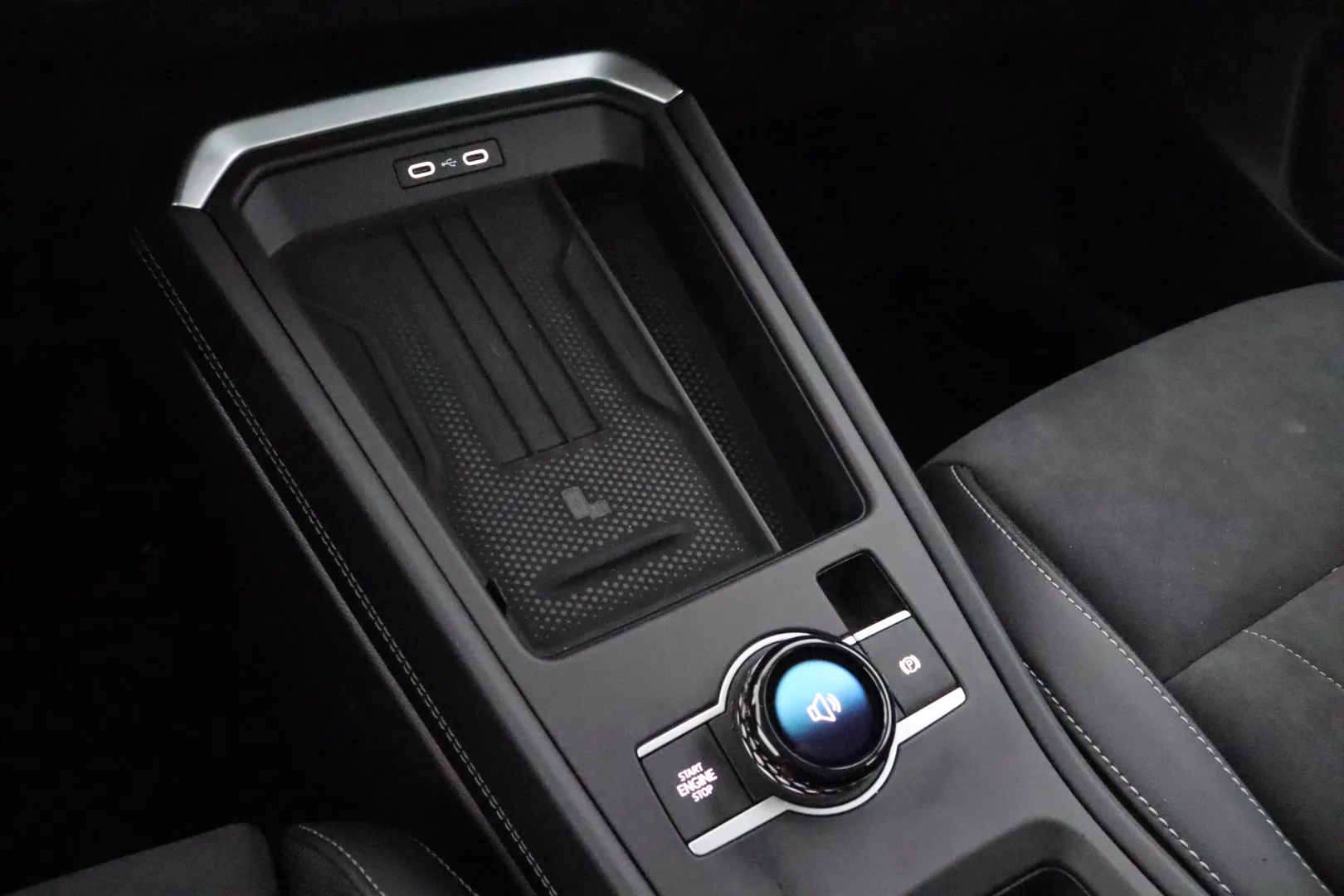 Volkswagen T-Roc NOK-960 carousel image