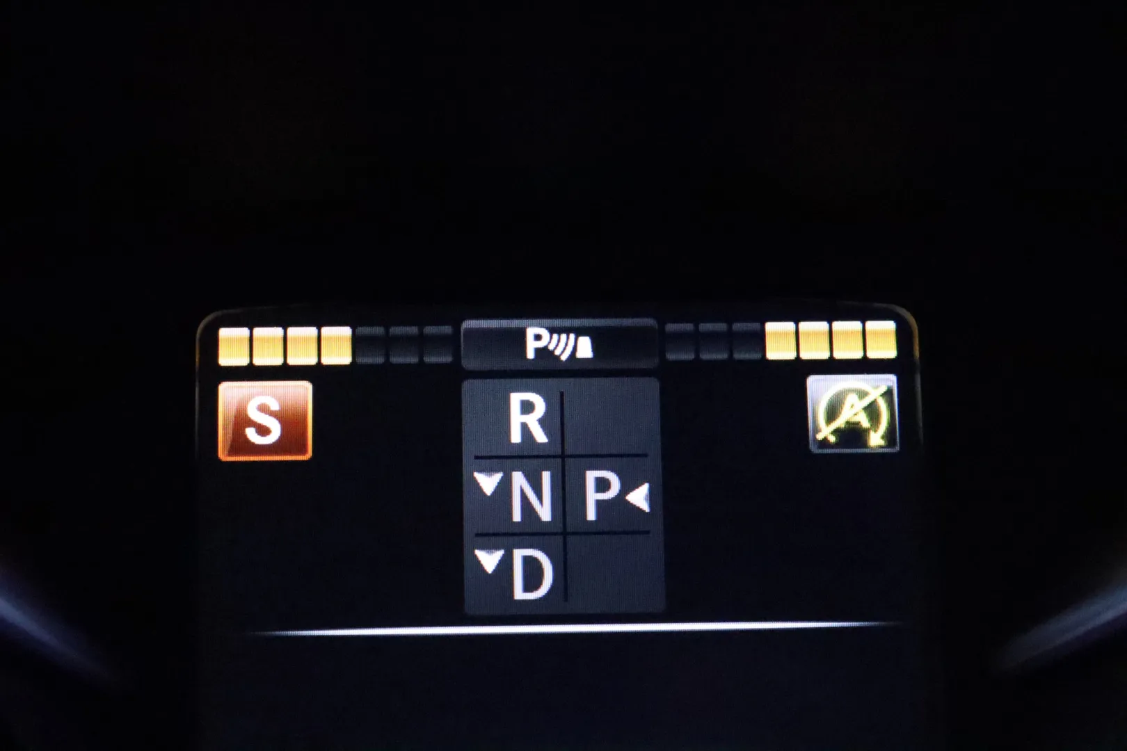 MERCEDES-BENZ C YKC-584 carousel image