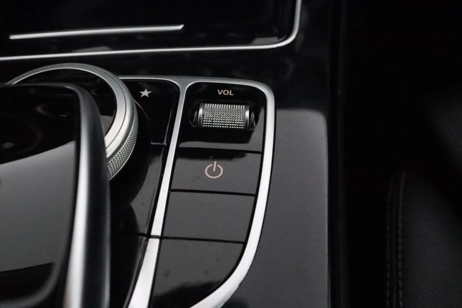 MERCEDES-BENZ C YKC-584 carousel image