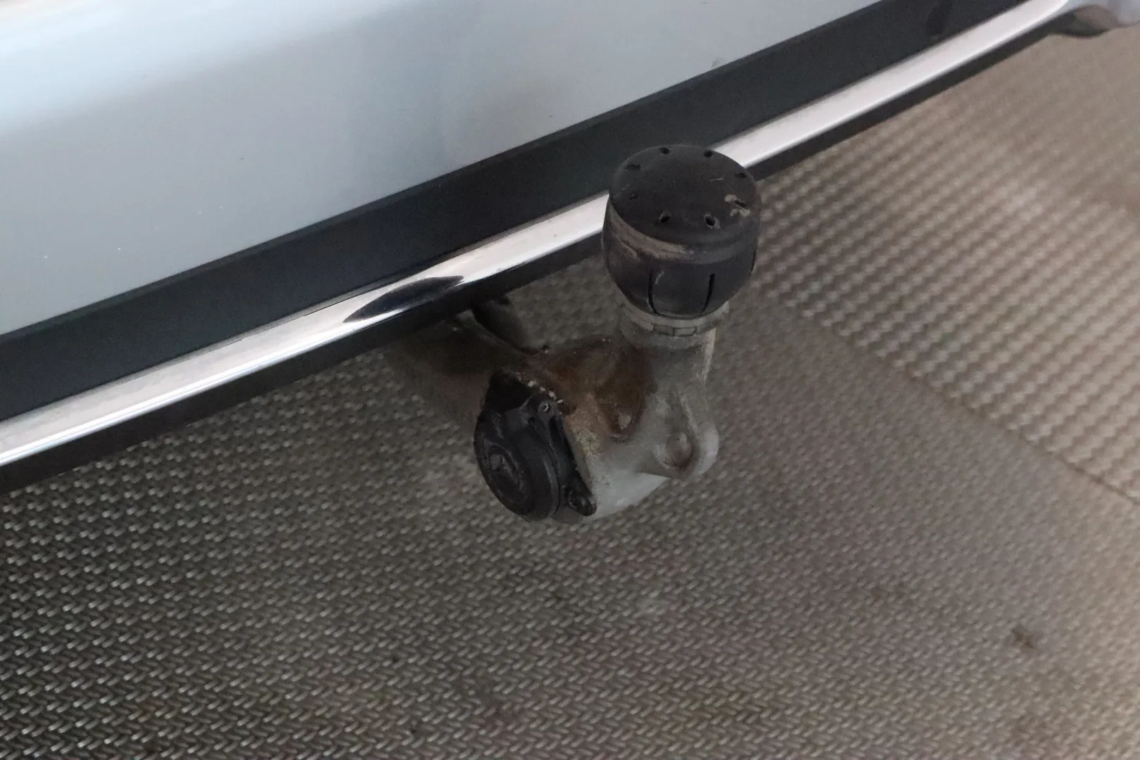 MERCEDES-BENZ C YKC-584 carousel image