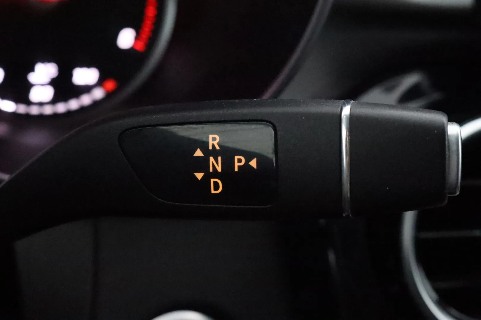 MERCEDES-BENZ C YKC-584 carousel image