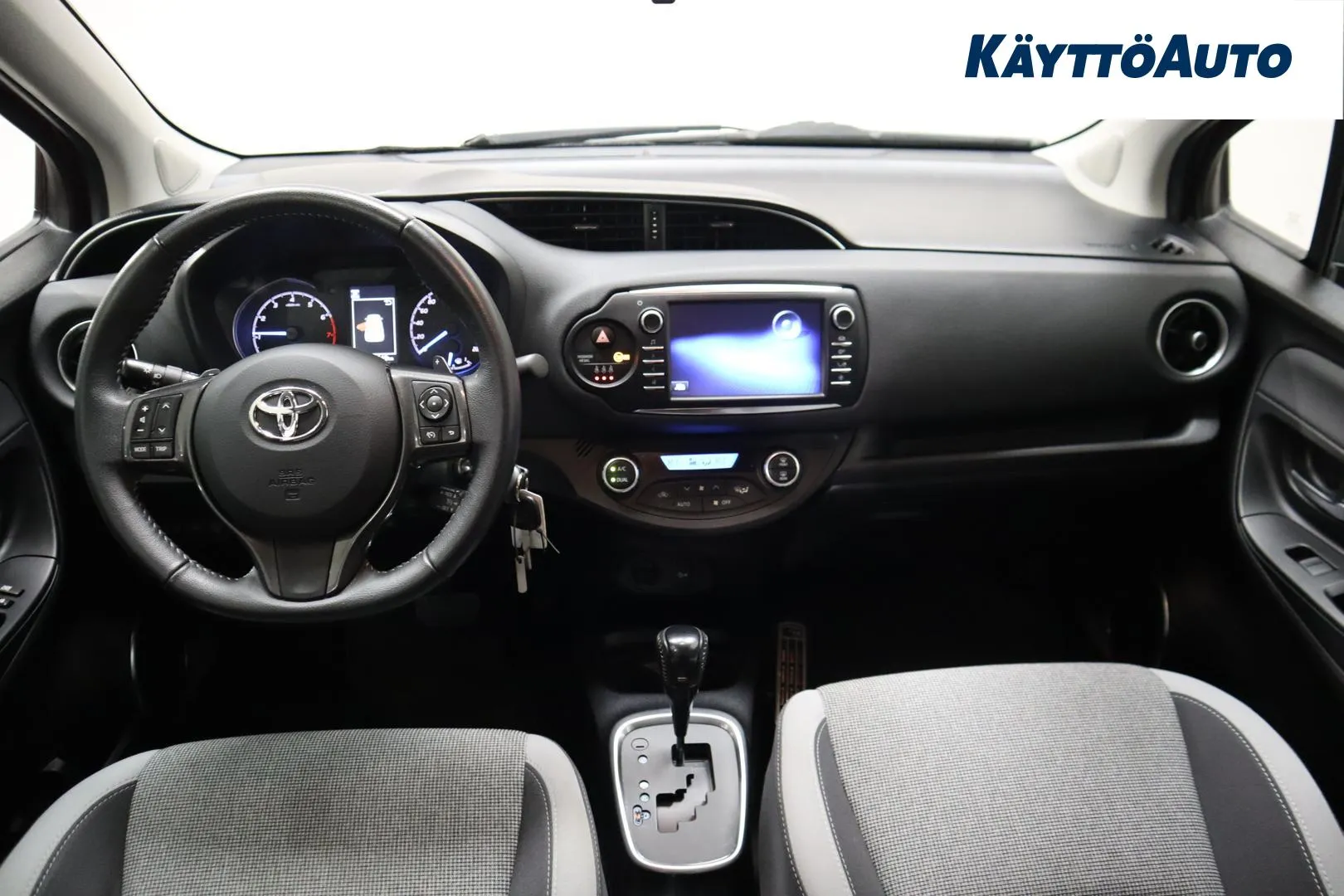 Toyota Yaris SPA-114 carousel image