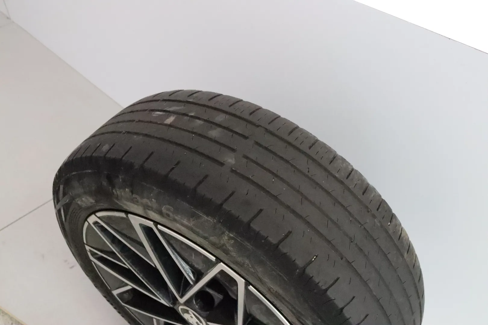 Skoda Octavia KUA-316 carousel image