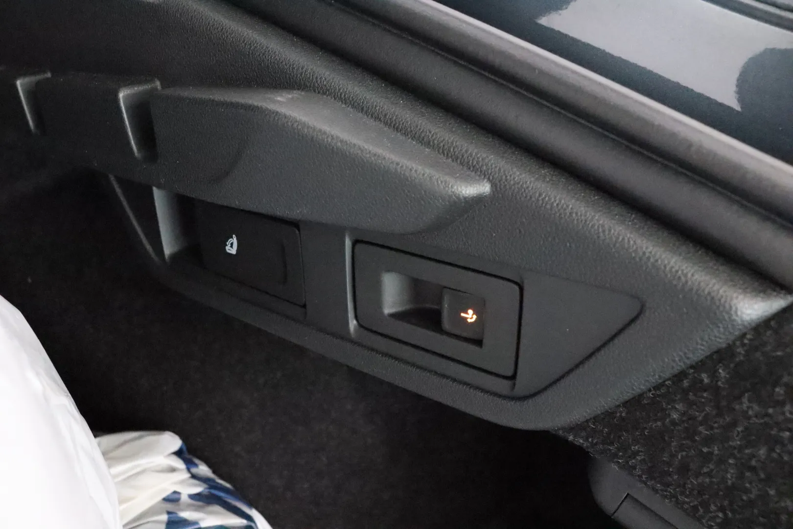 Skoda Octavia KUA-316 carousel image