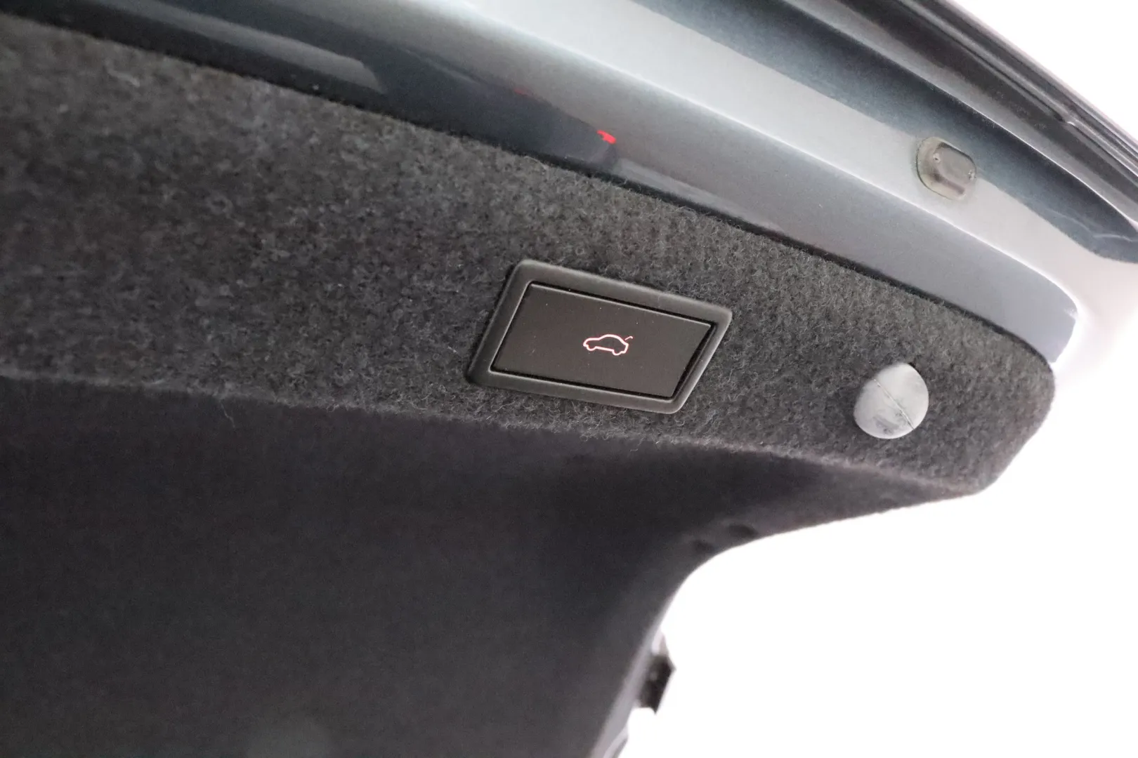 Skoda Octavia KUA-316 carousel image