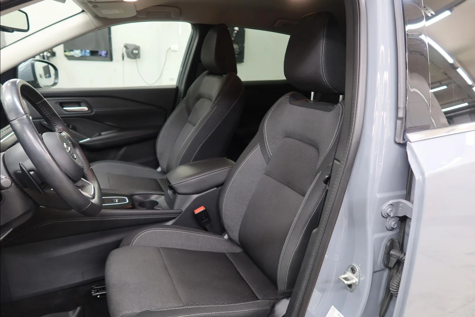 Nissan Qashqai ZOL-155 carousel image