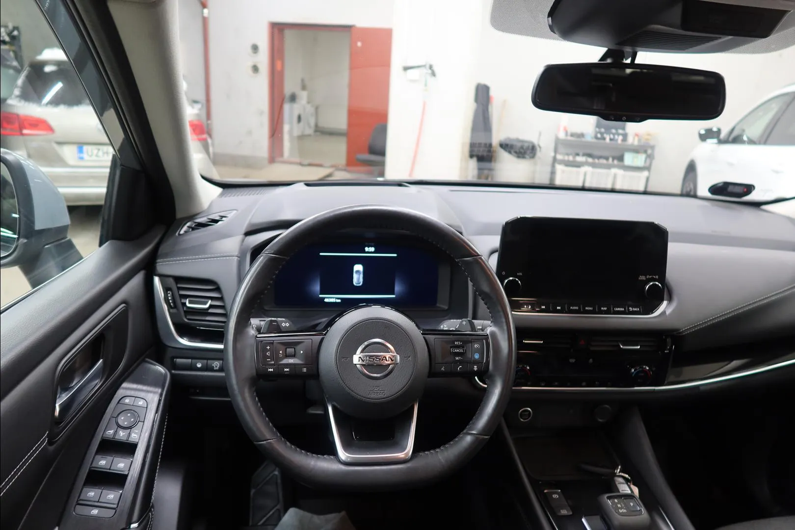 Nissan Qashqai ZOL-155 carousel image