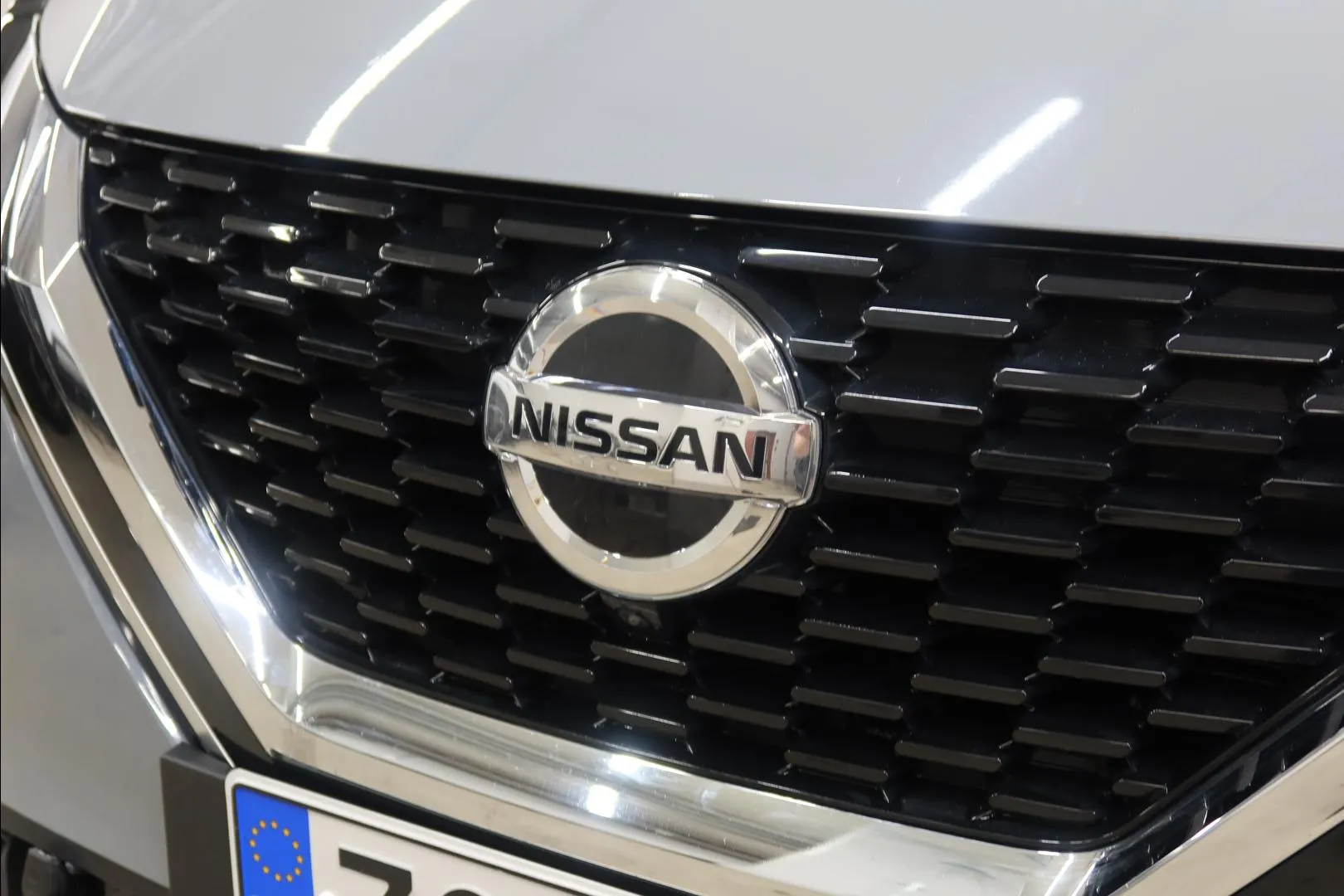 Nissan Qashqai ZOL-155 carousel image