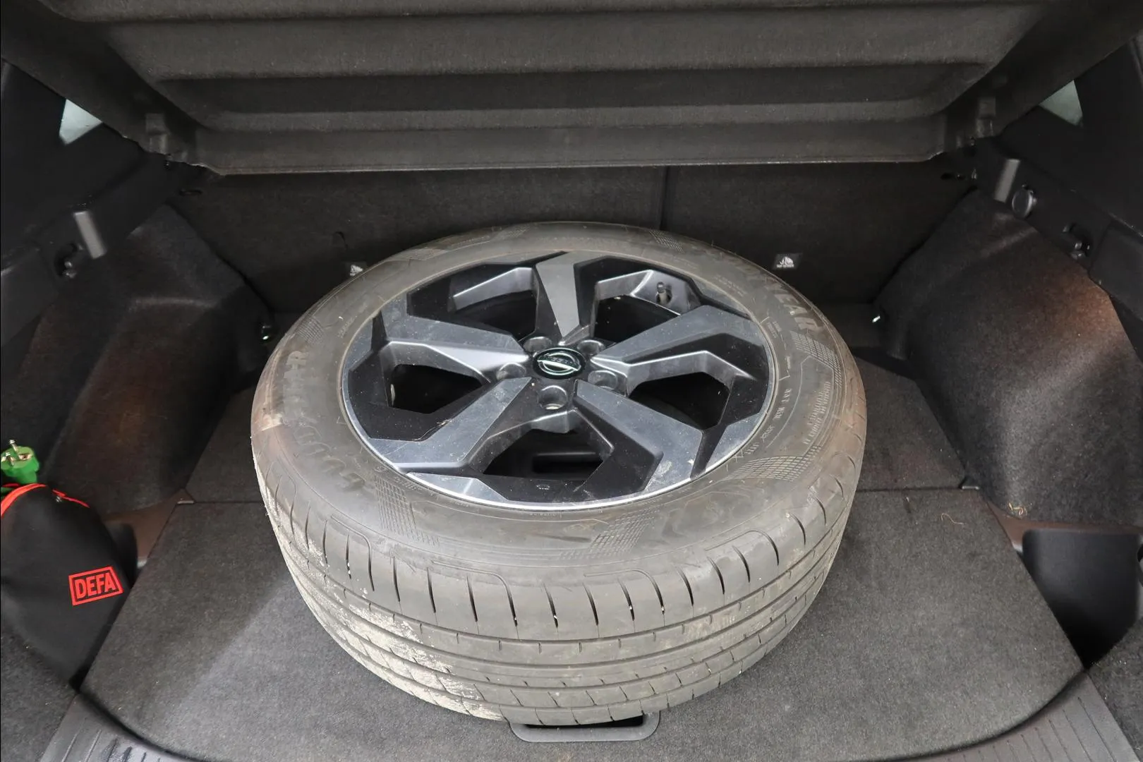 Nissan Qashqai ZOL-155 carousel image