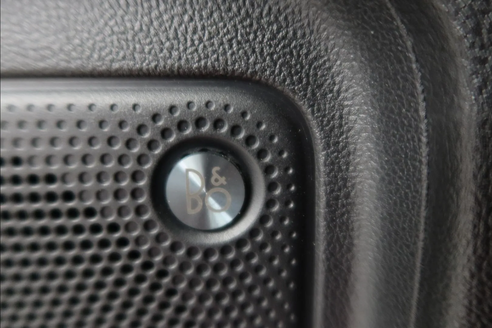 Ford Kuga SYU-267 carousel image