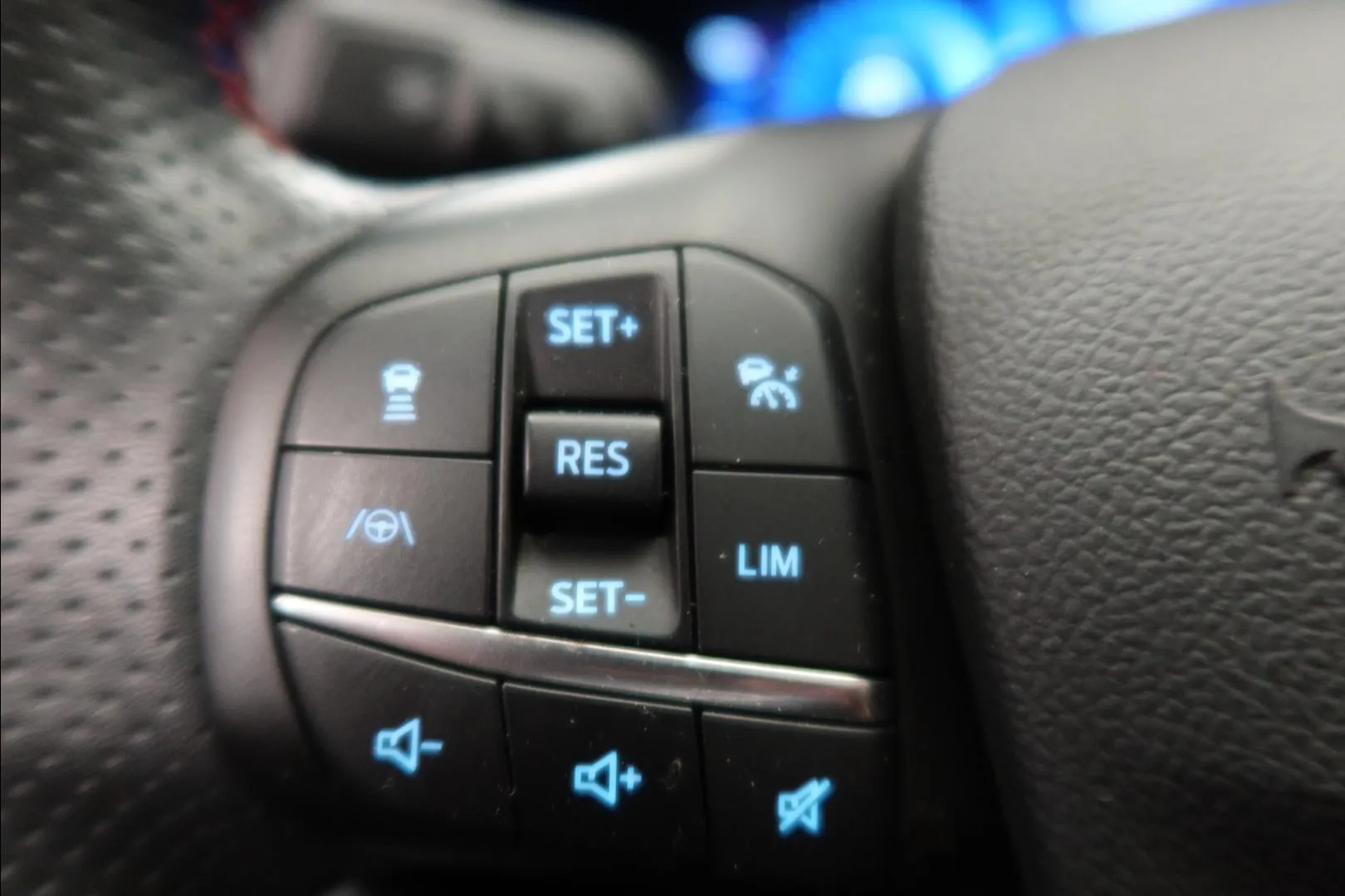 Ford Kuga SYU-267 carousel image