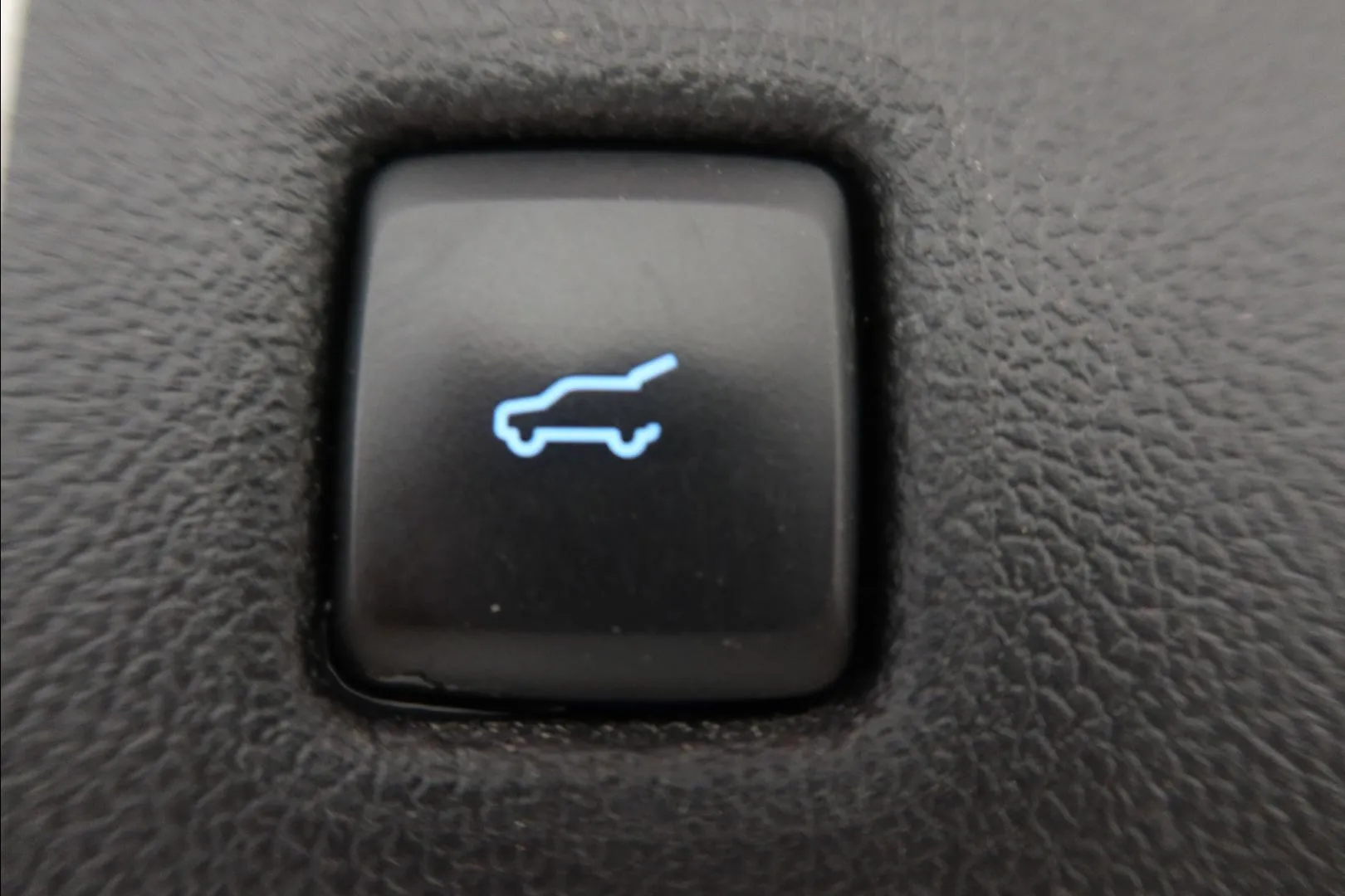 Ford Kuga SYU-267 carousel image