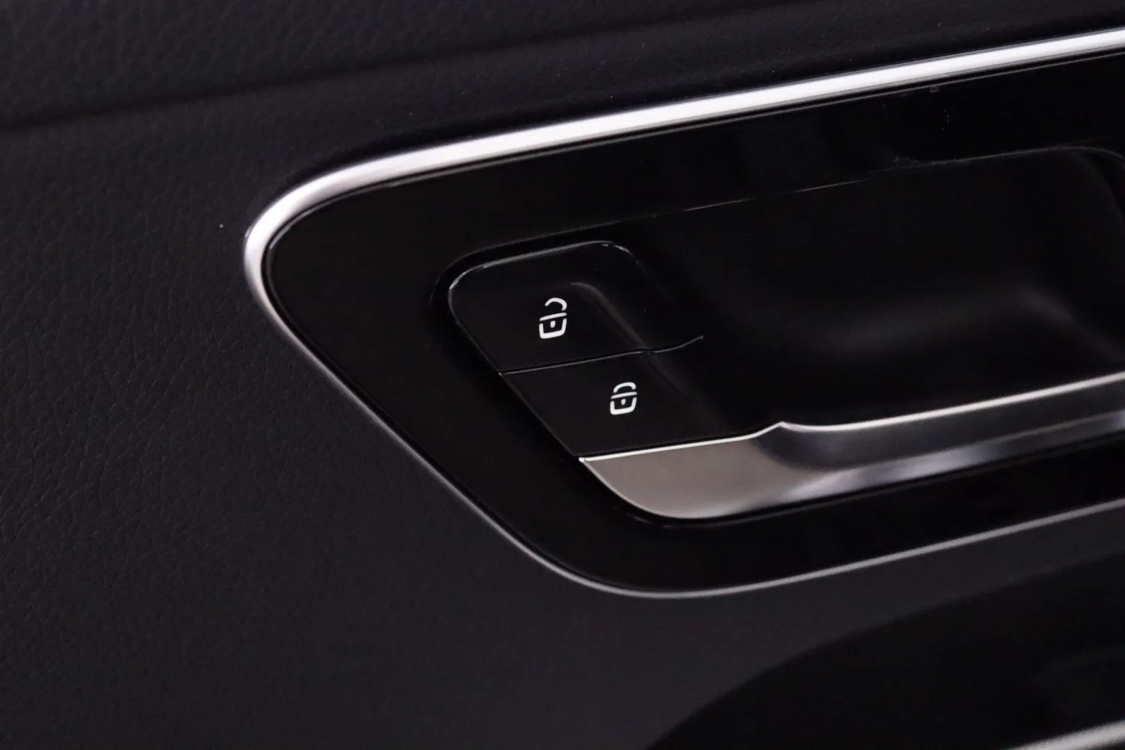 Mercedes-Benz GLC MRP-866 carousel image