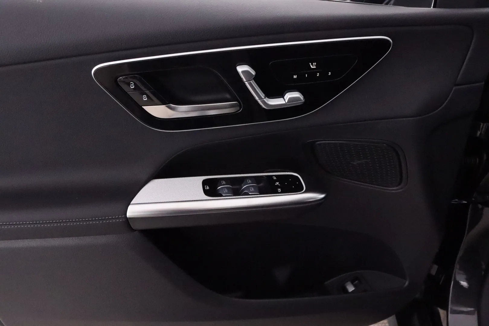 Mercedes-Benz GLC MRP-866 carousel image