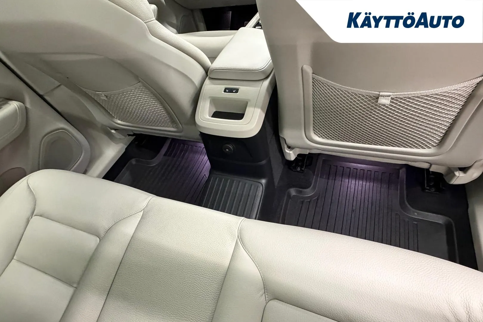 VOLVO XC60 NLB-249 carousel image