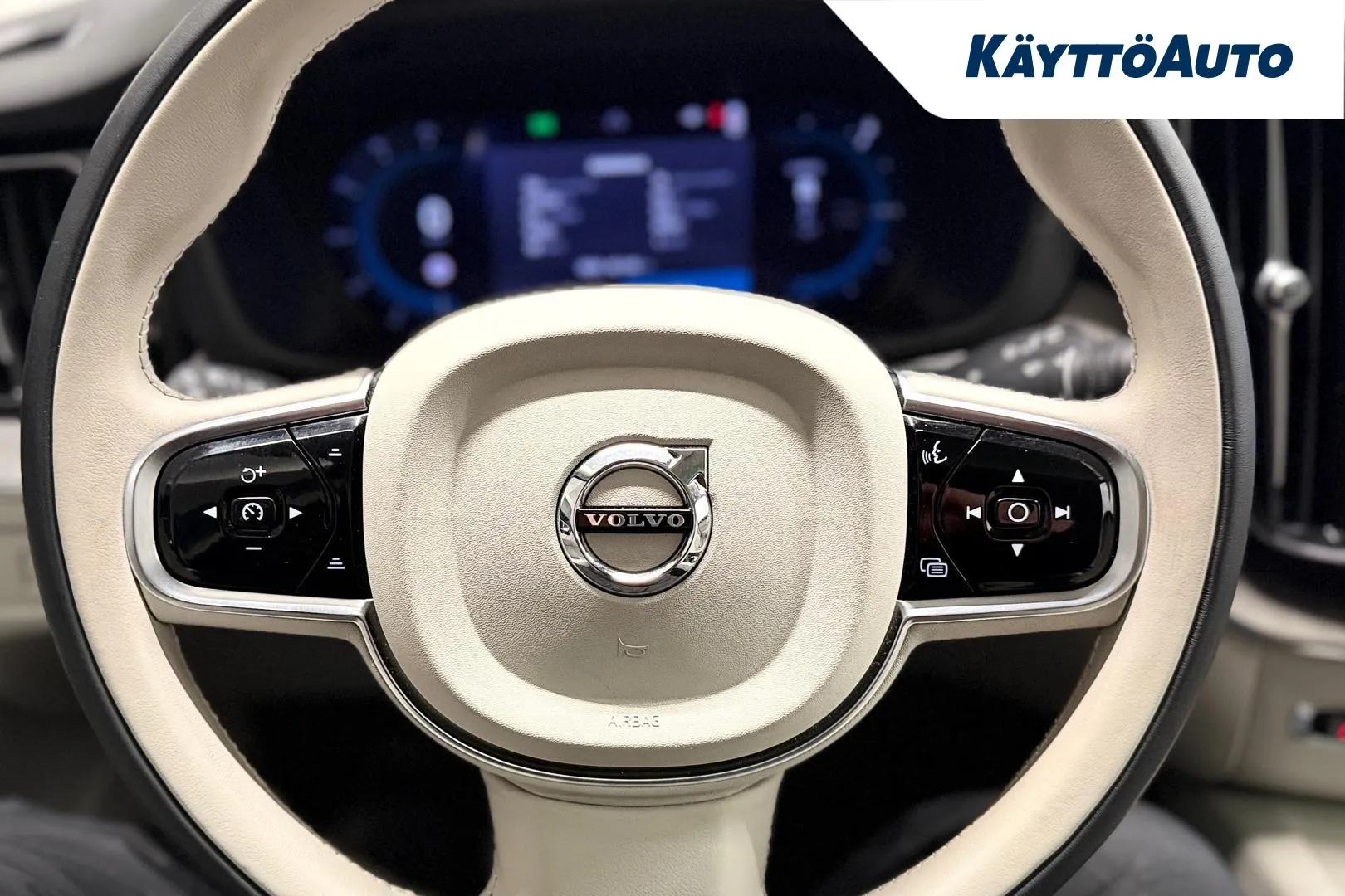 VOLVO XC60 NLB-249 carousel image