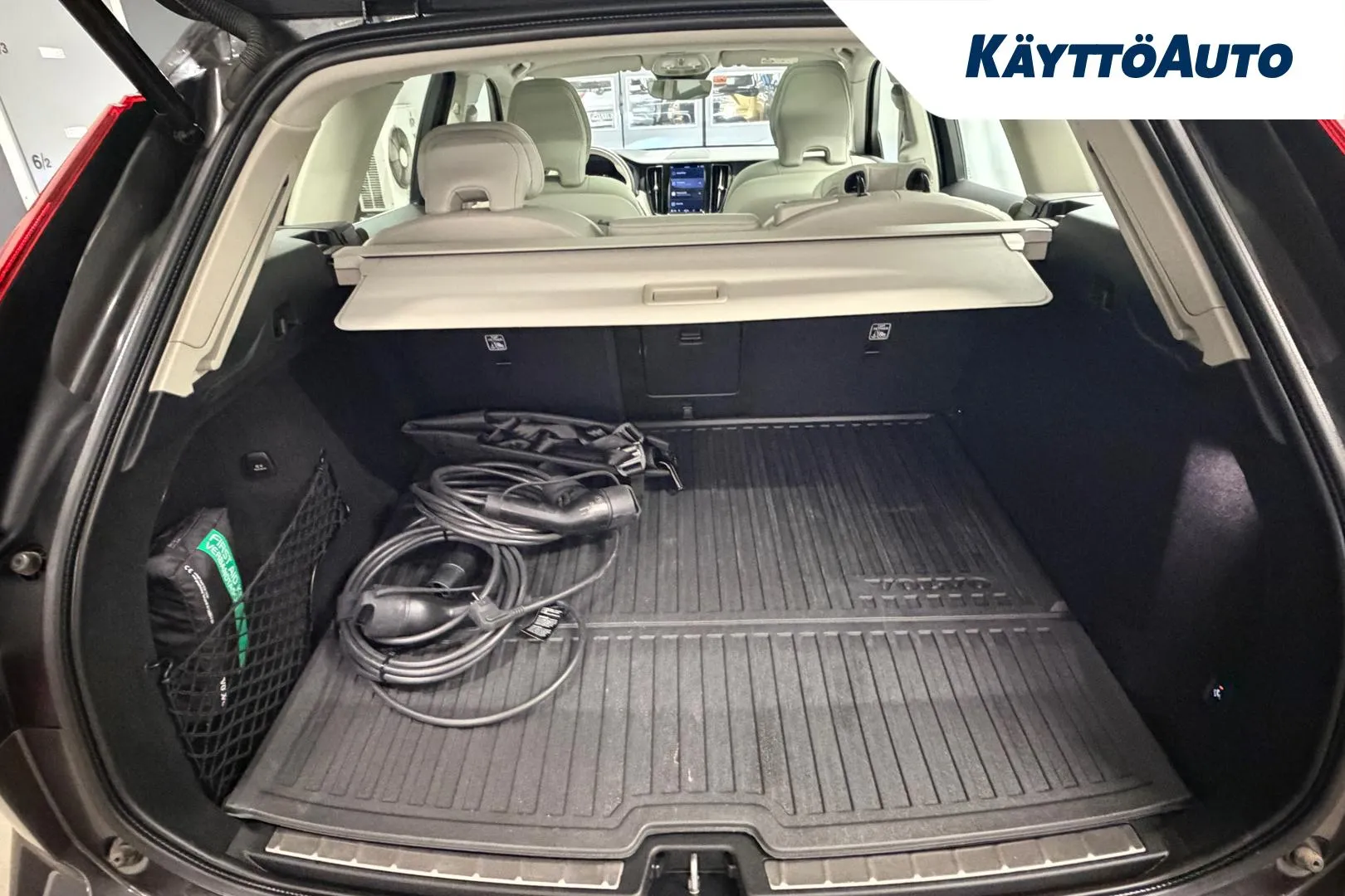 VOLVO XC60 NLB-249 carousel image