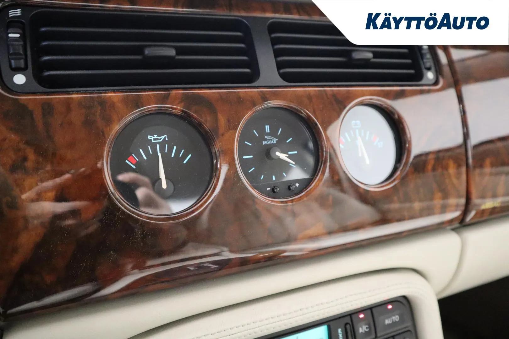 Jaguar XKR RVY-800 carousel image