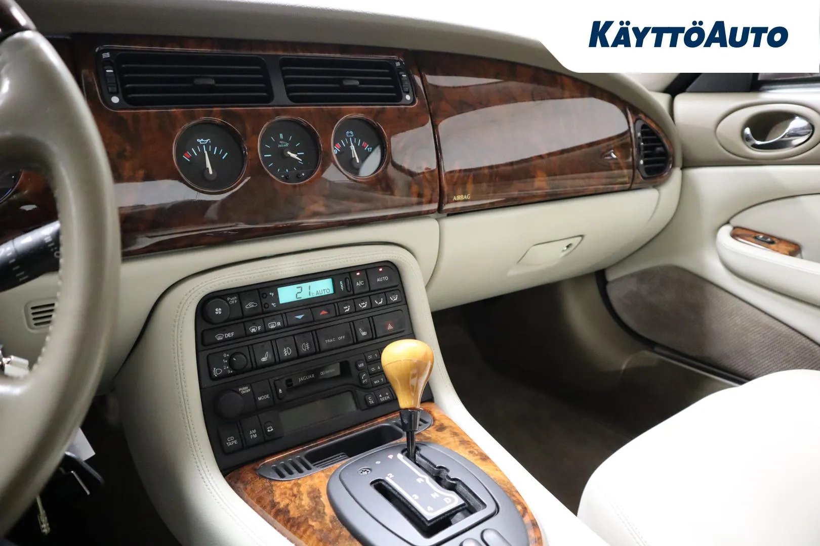 Jaguar XKR RVY-800 carousel image