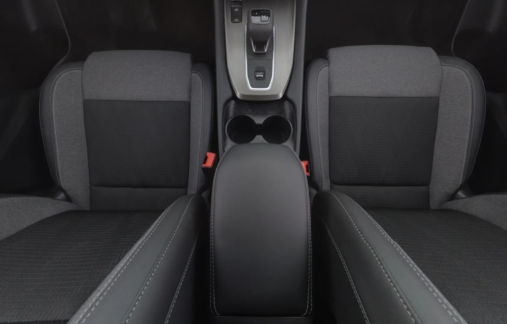 Nissan Qashqai FSR-744 carousel image