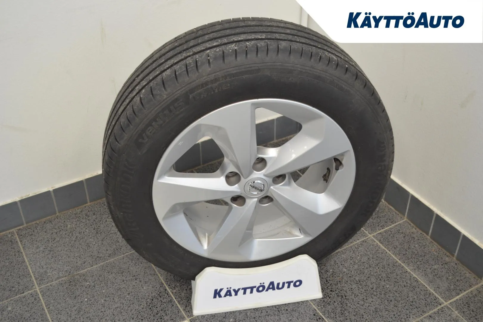 NISSAN Qashqai SMT-409 carousel image