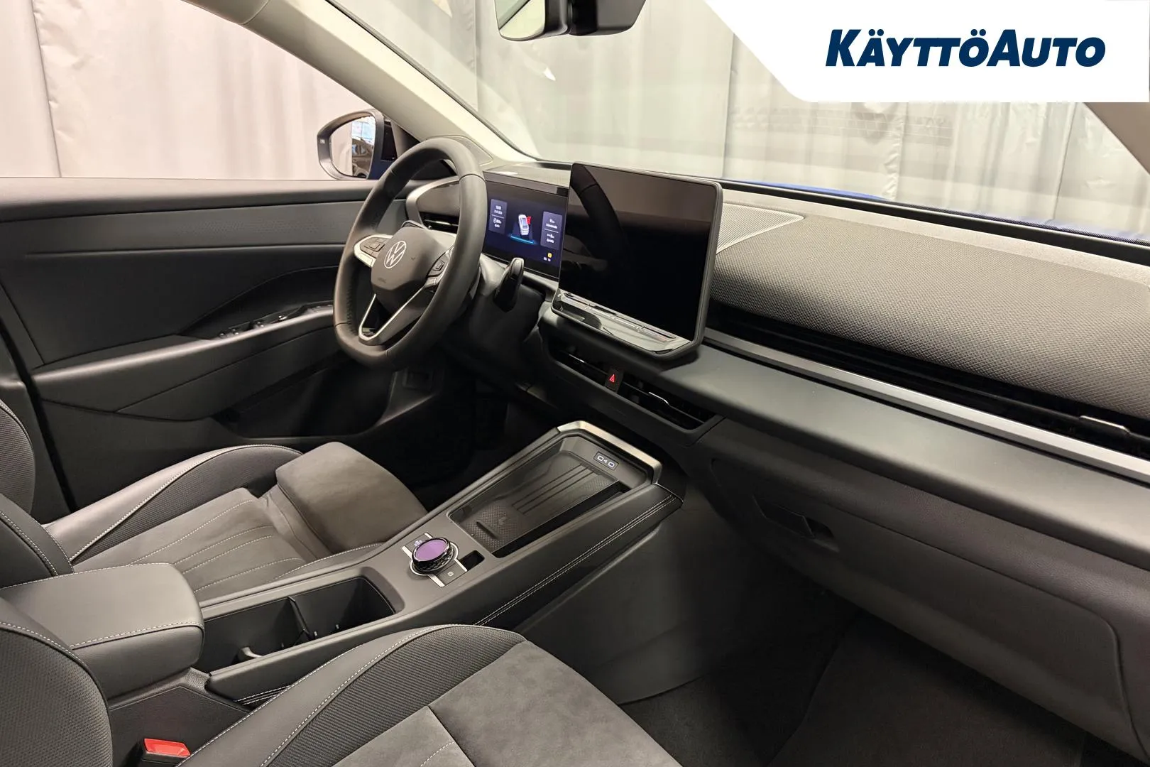 Volkswagen T-Roc NOK-663 carousel image