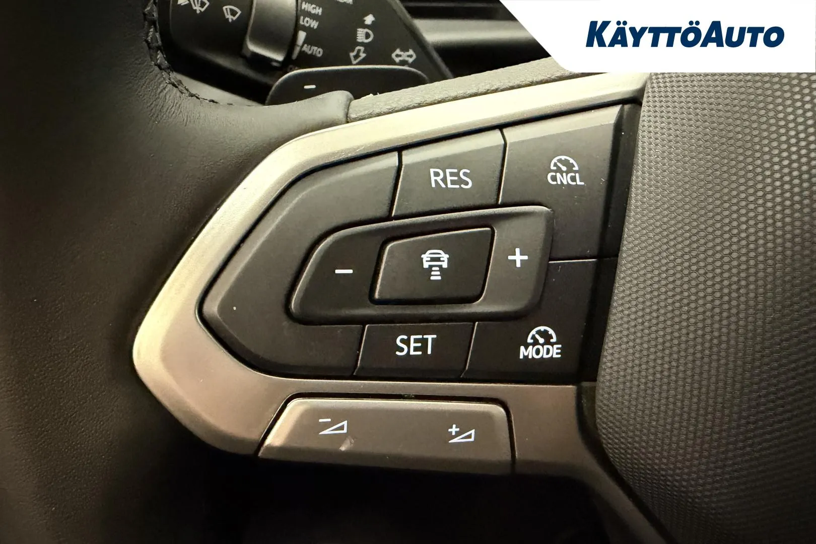 Volkswagen T-Roc NOK-663 carousel image