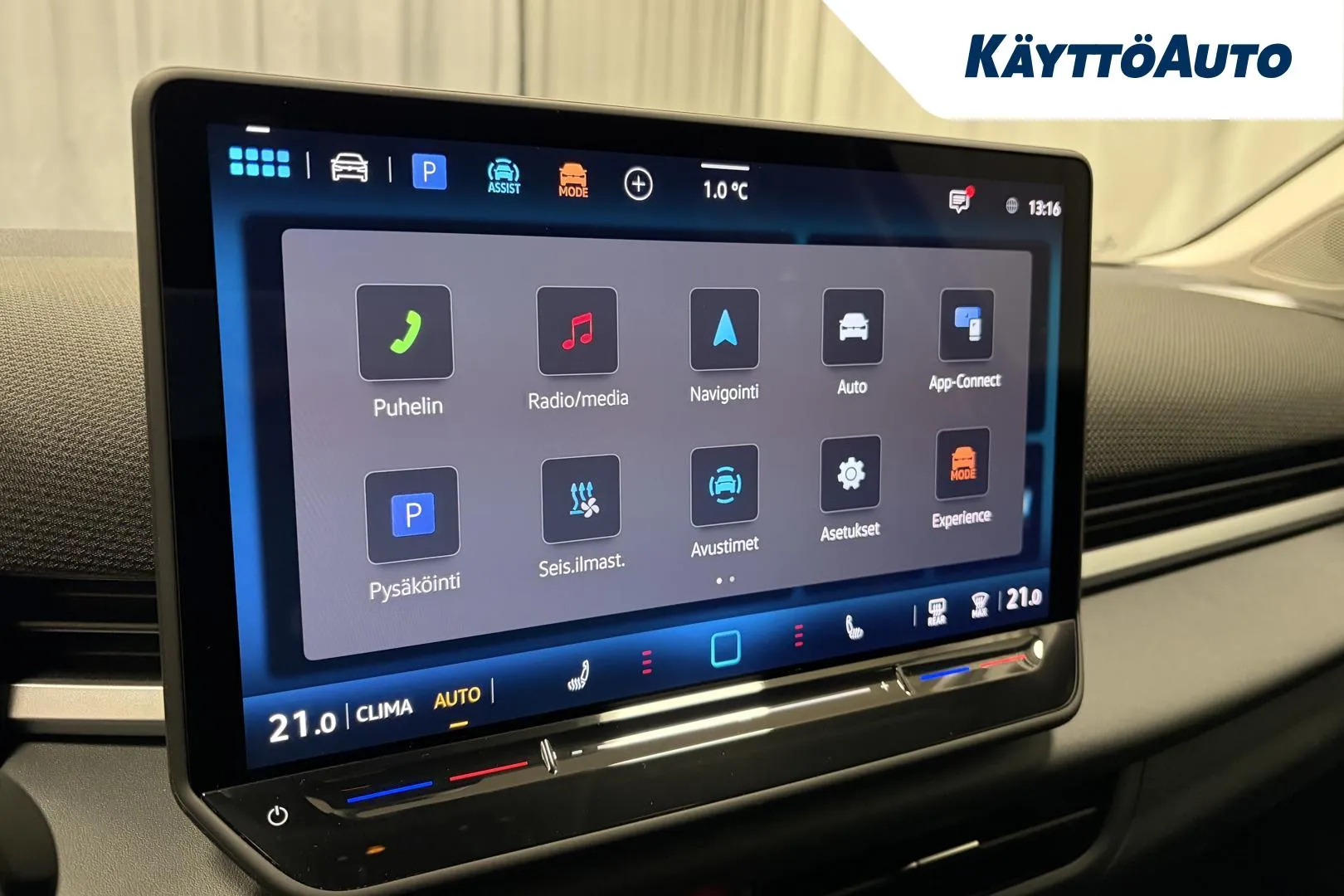 Volkswagen T-Roc NOK-663 carousel image