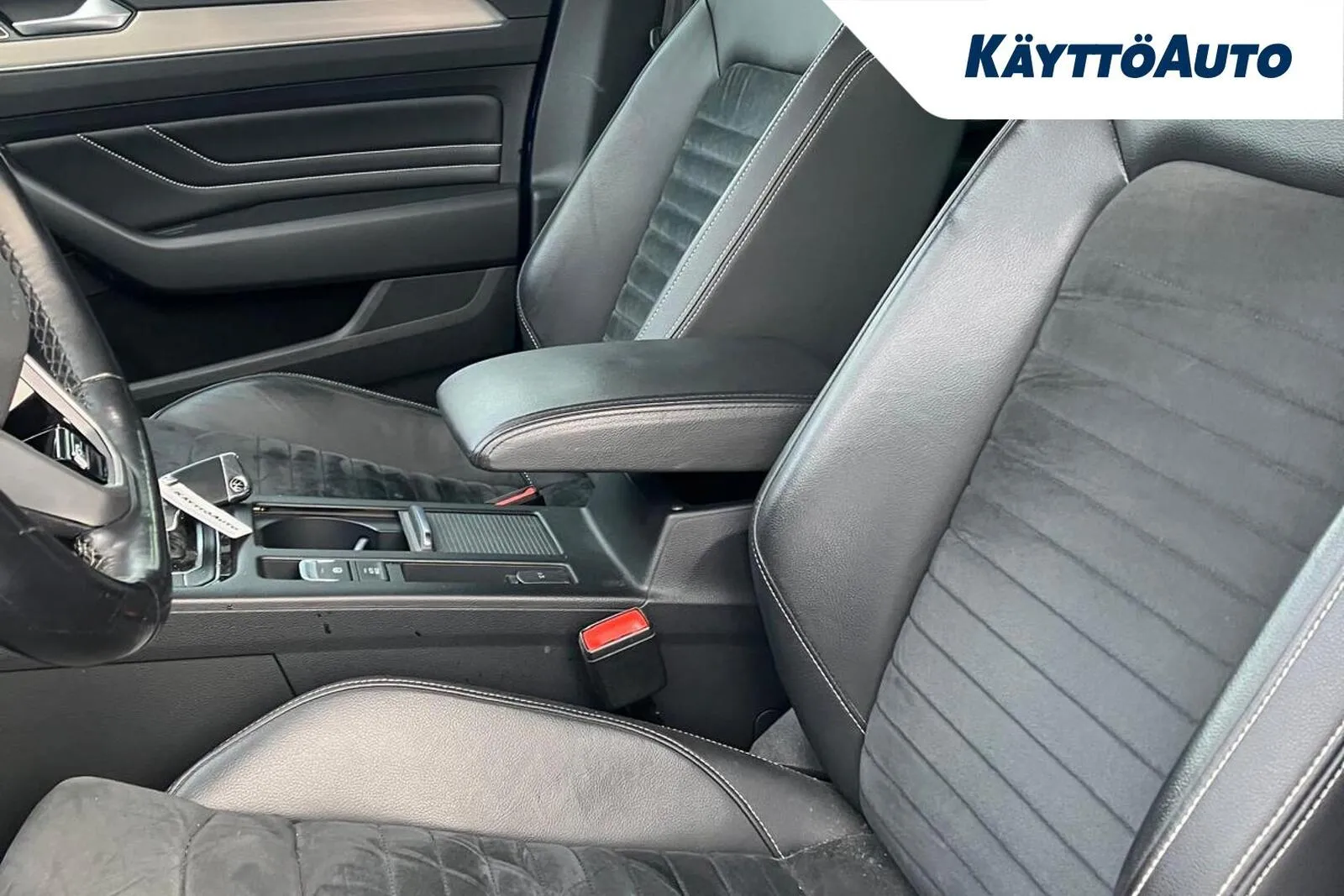 Volkswagen Passat GON-520 carousel image