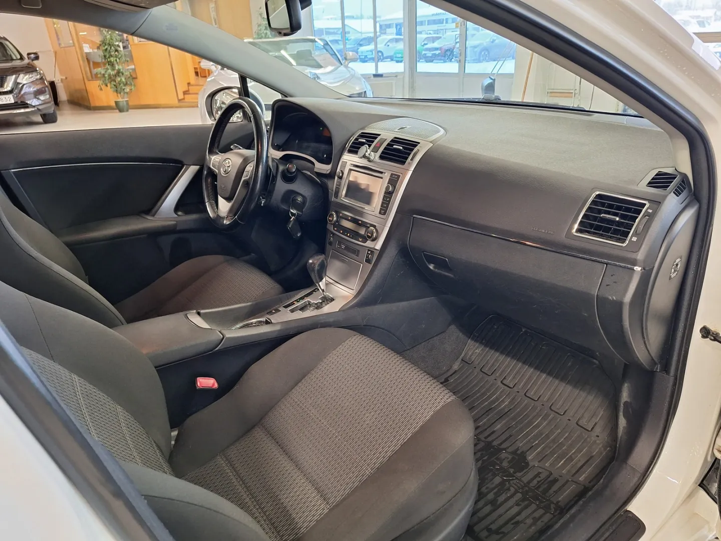 Toyota Avensis OTM-222 carousel image