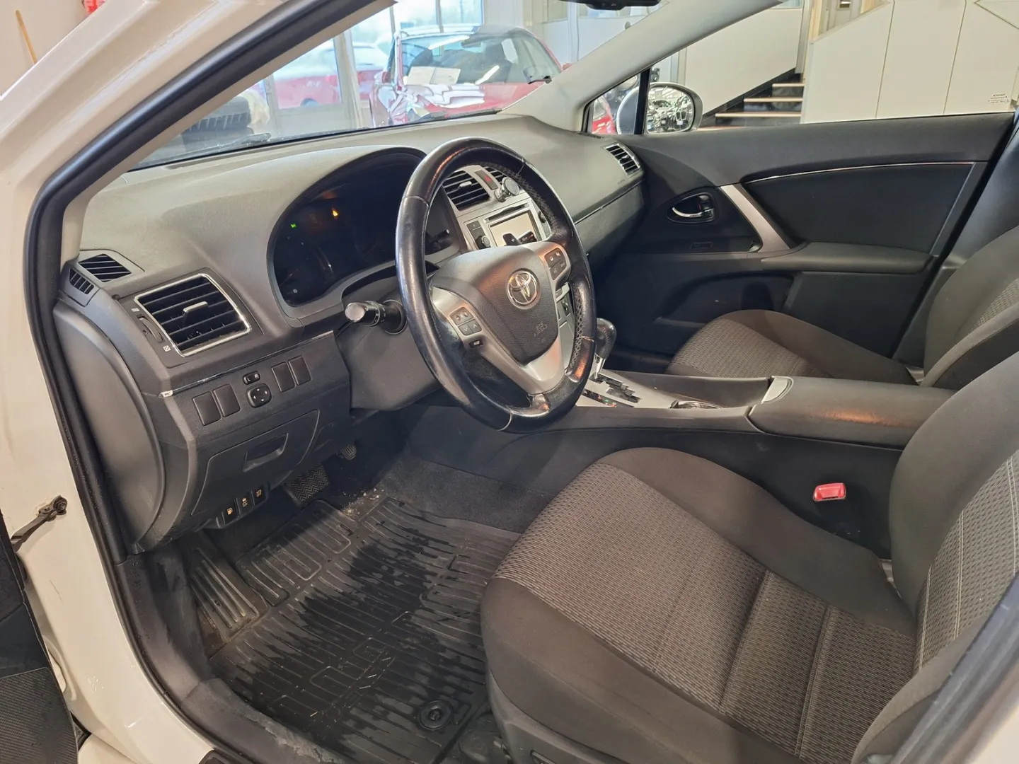 Toyota Avensis OTM-222 carousel image