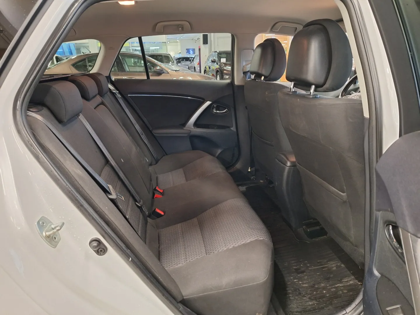 Toyota Avensis OTM-222 carousel image