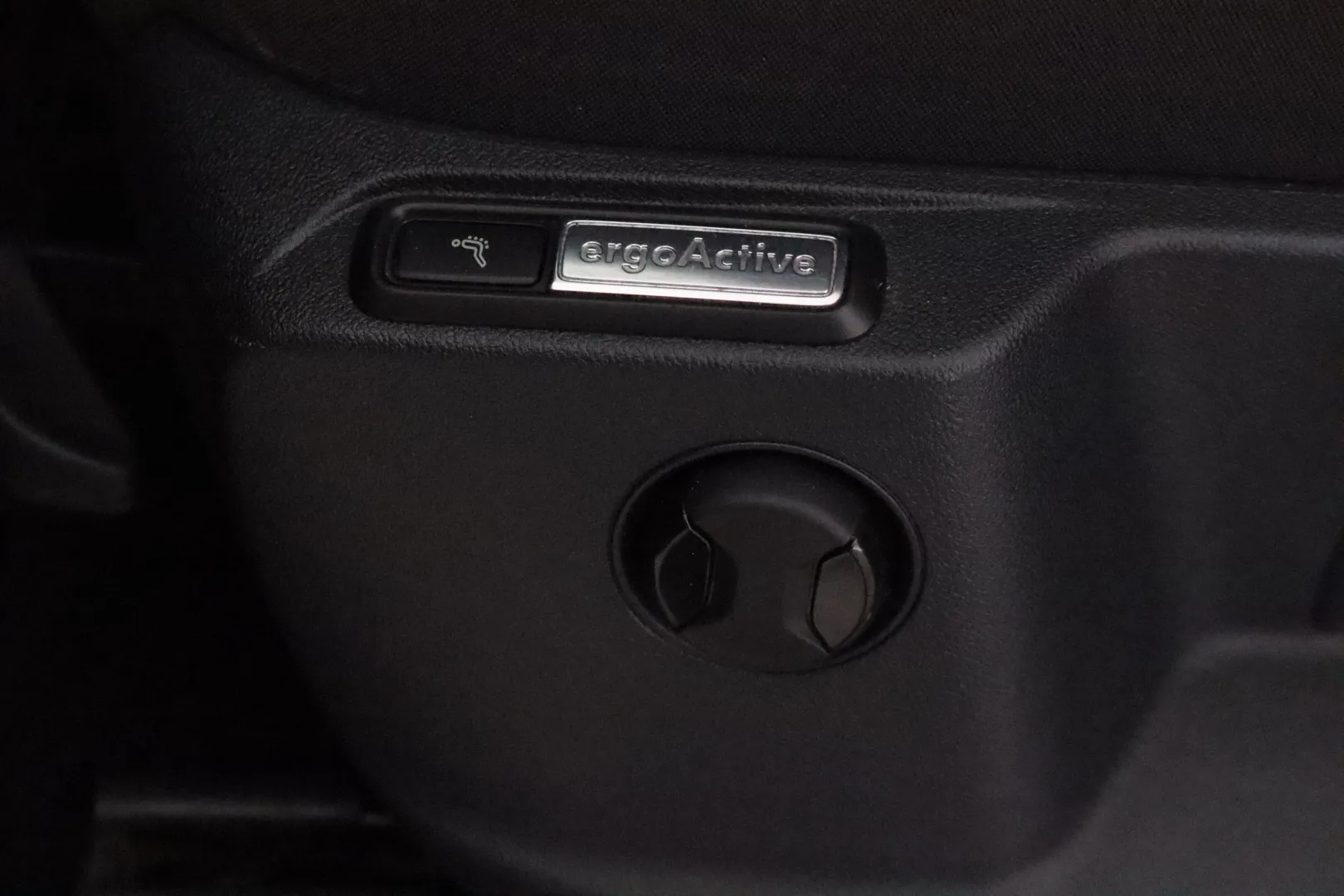 VOLKSWAGEN Tiguan OVX-136 carousel image