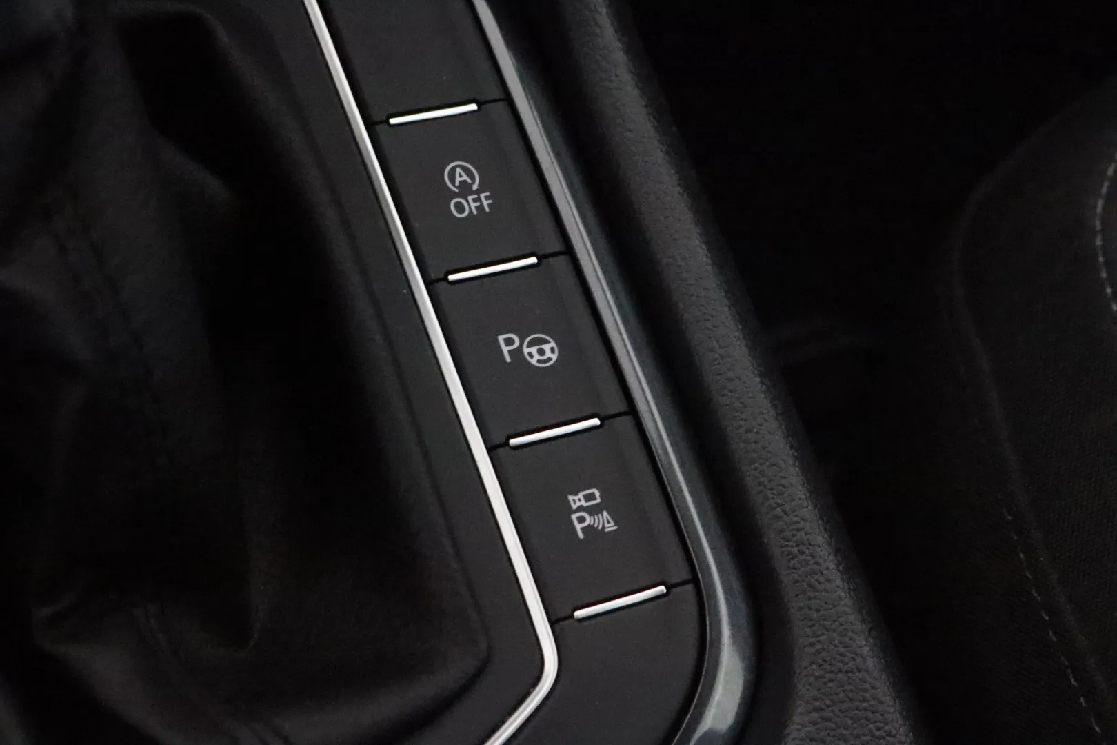 VOLKSWAGEN Tiguan OVX-136 carousel image